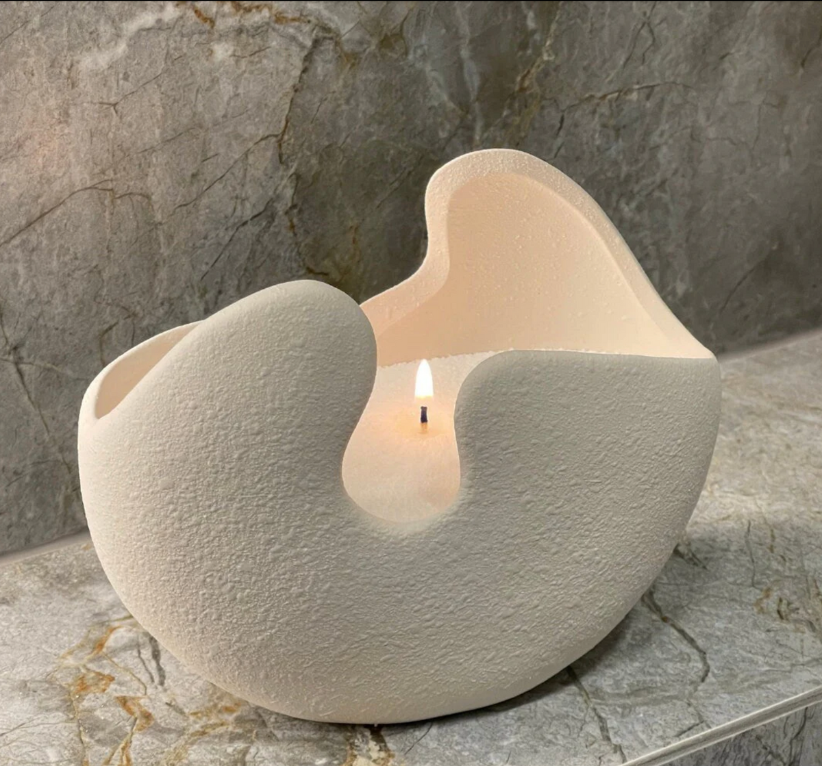 Le Vase Sculpté — Pièce Vallée
